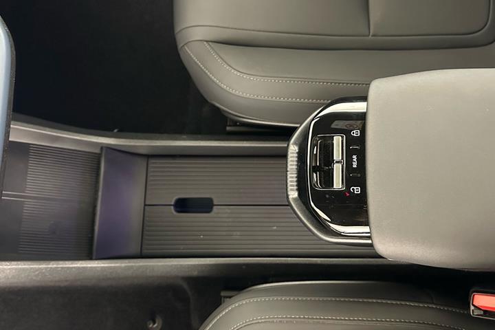 Grå Volvo EX30 Cross Country fra 2025