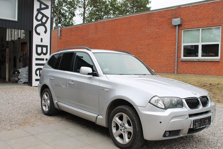 Sølv BMW X3 fra 2005