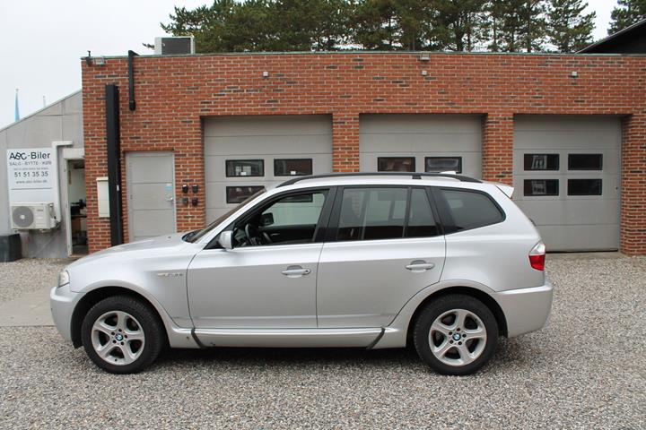 Sølv BMW X3 fra 2005
