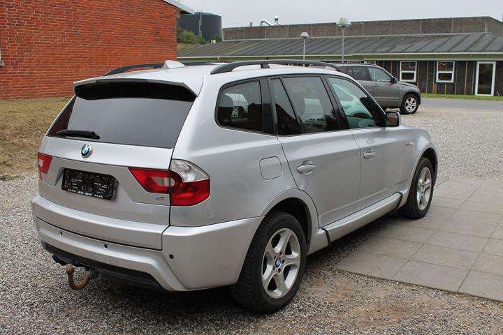 Sølv BMW X3 fra 2005