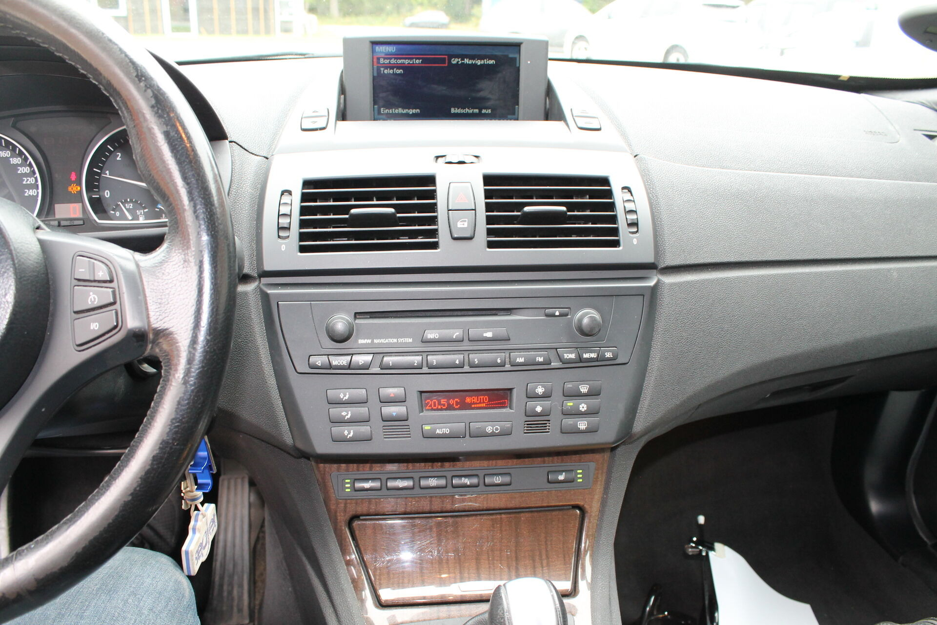 Sølv BMW X3 fra 2005