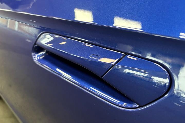 Blå VW ID.4 fra 2023