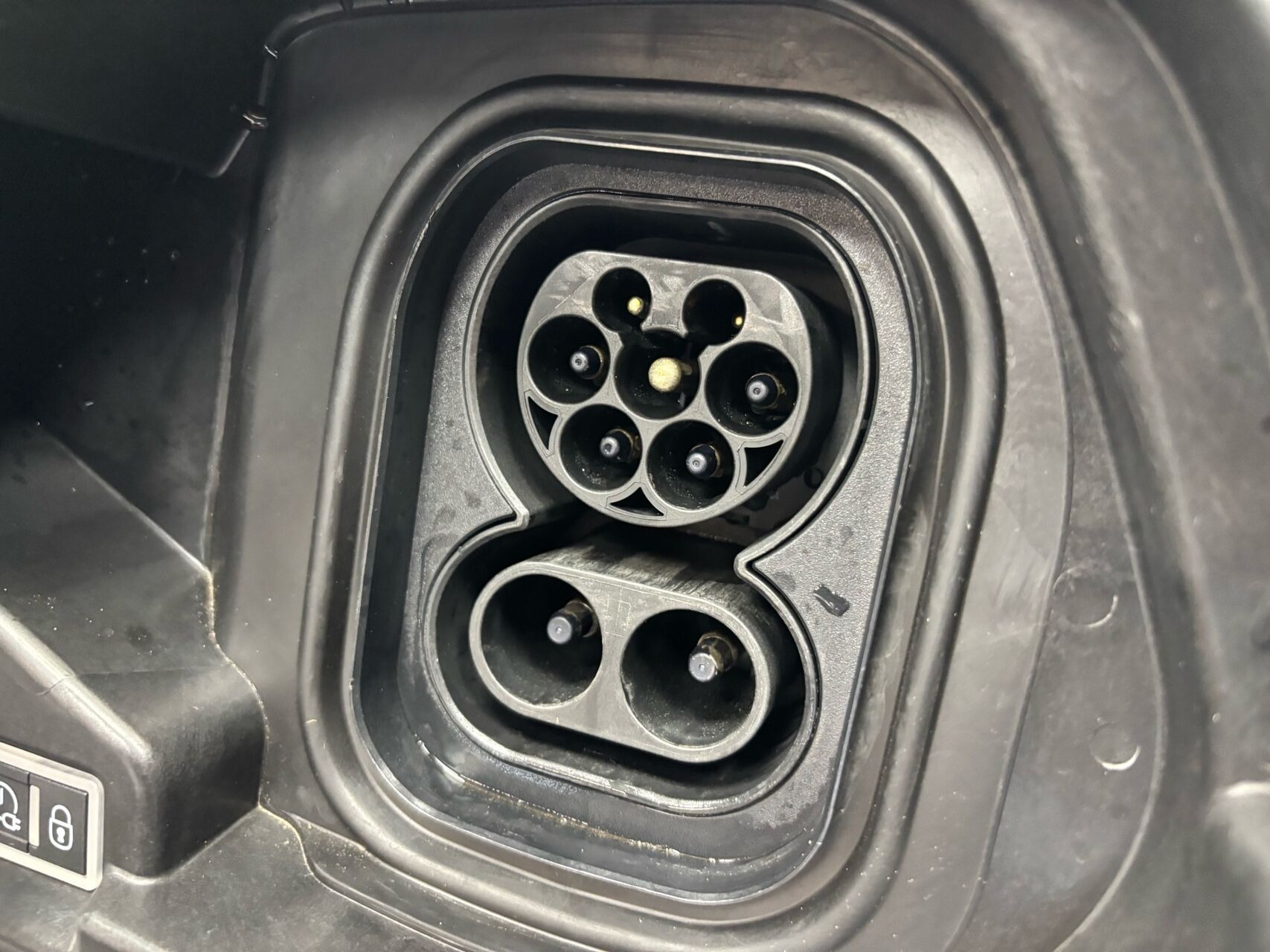 Hvid Opel Corsa-e fra 2023