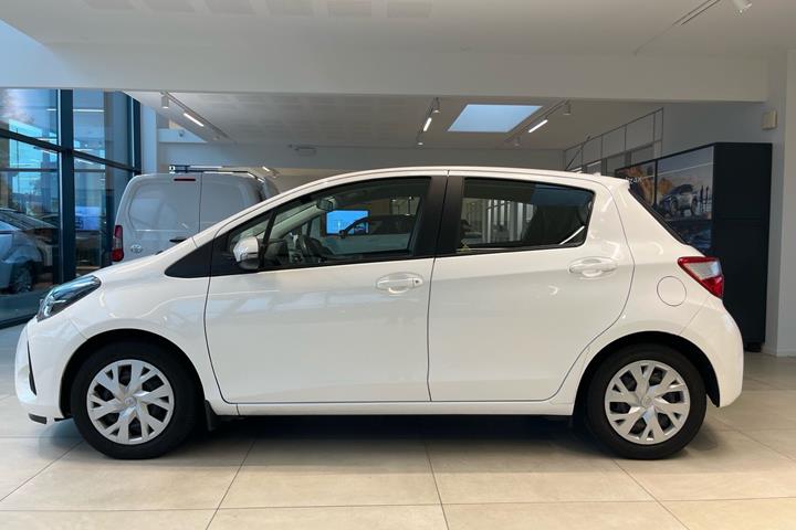 Hvid Toyota Yaris fra 2017