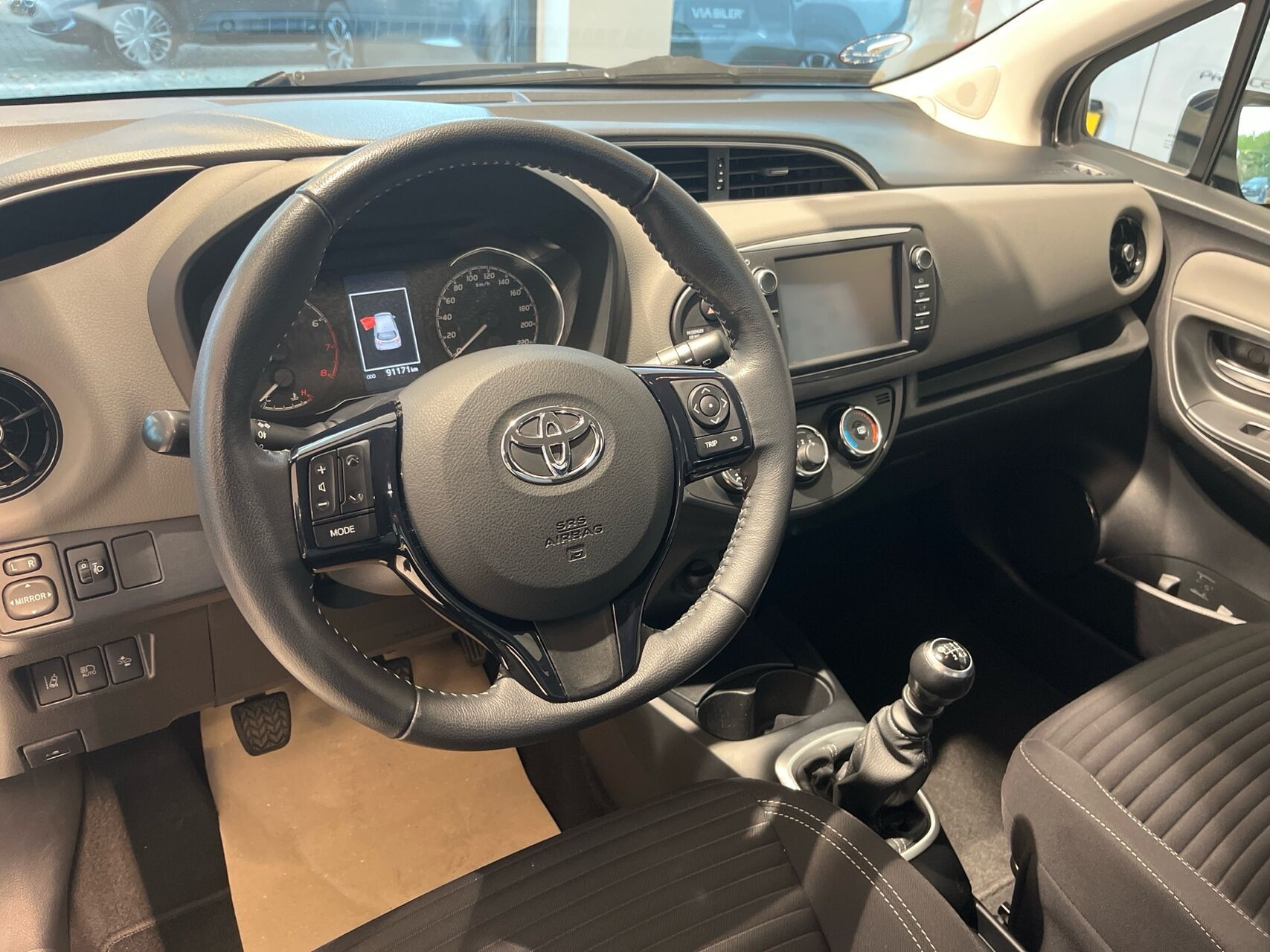 Hvid Toyota Yaris fra 2017