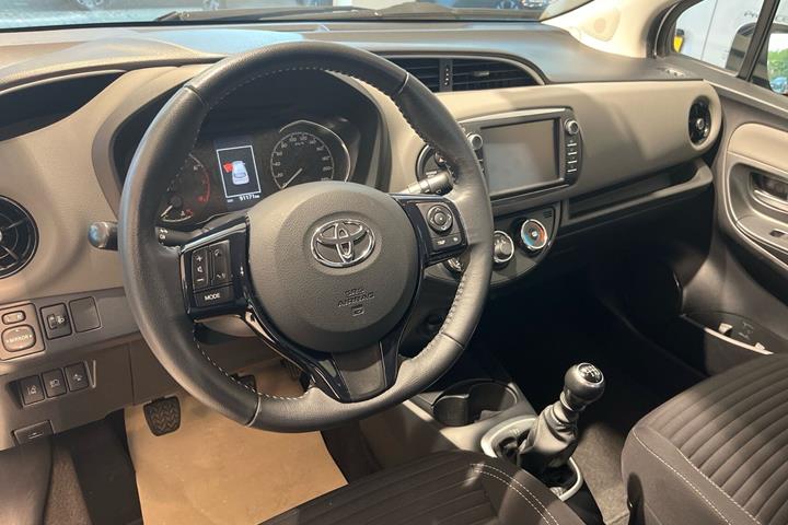 Hvid Toyota Yaris fra 2017