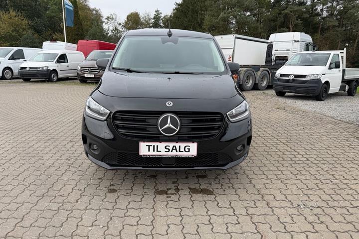 Sort Mercedes eCitan fra 2026