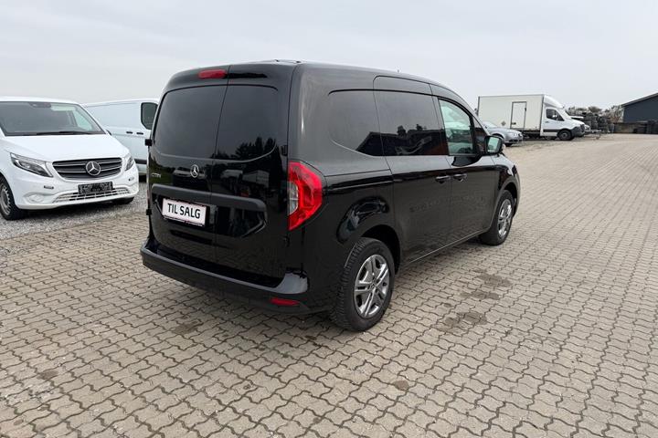 Sort Mercedes eCitan fra 2026
