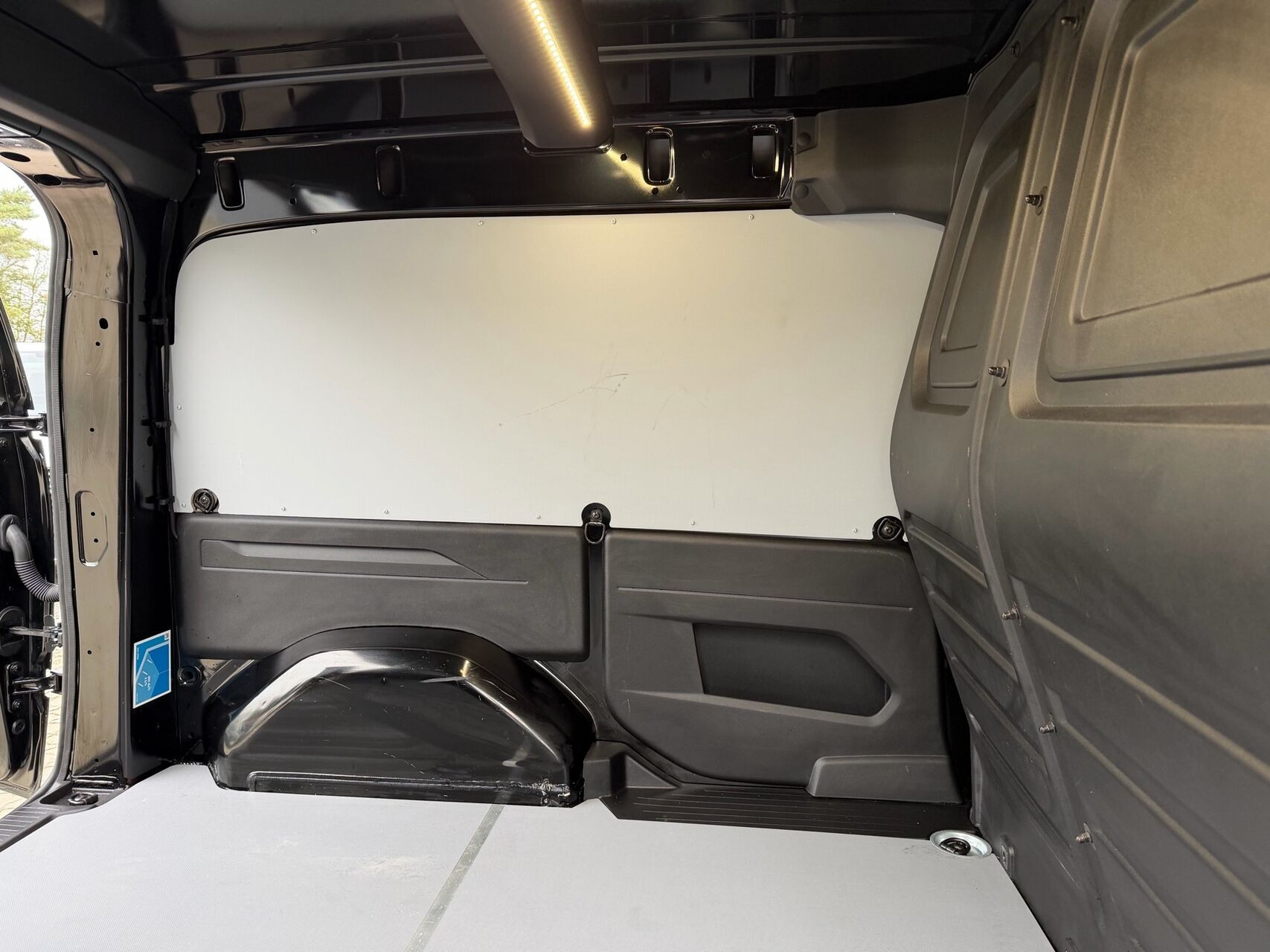 Sort Mercedes eCitan fra 2026