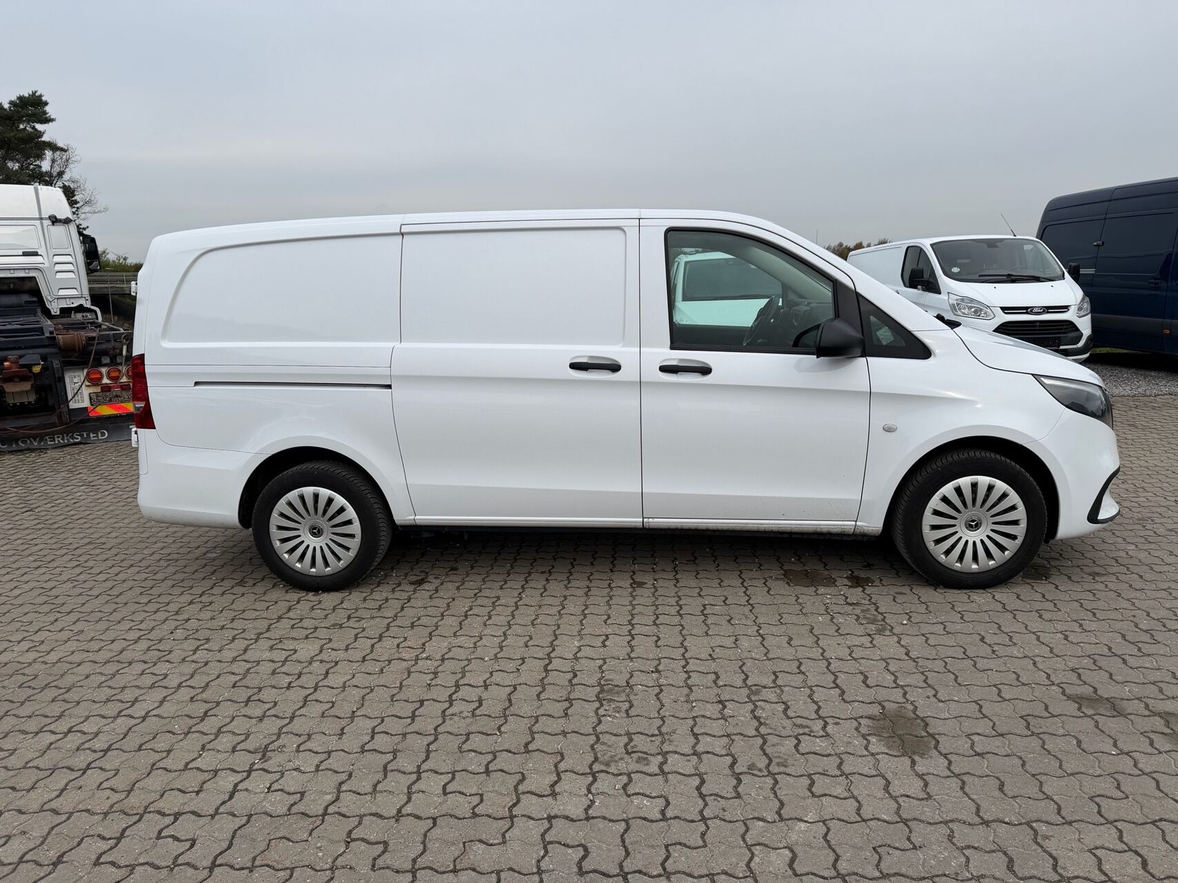 Hvid Mercedes Vito fra 2026