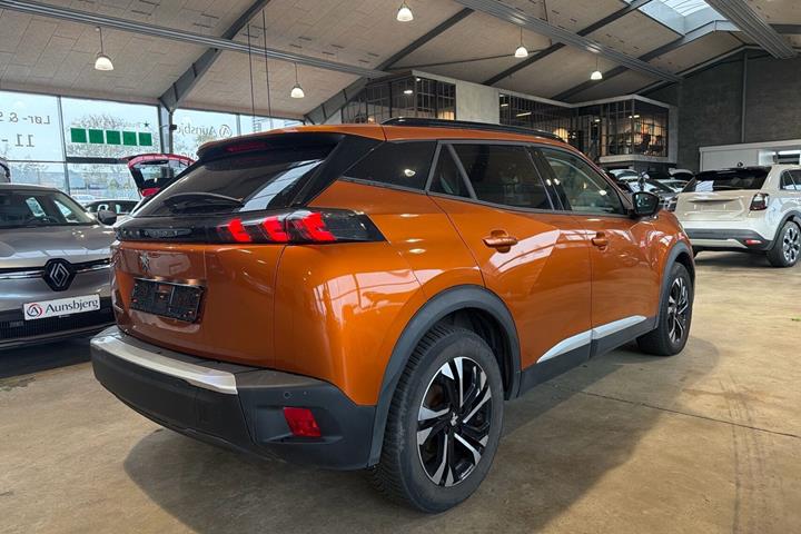 Orange Peugeot e-2008 fra 2022