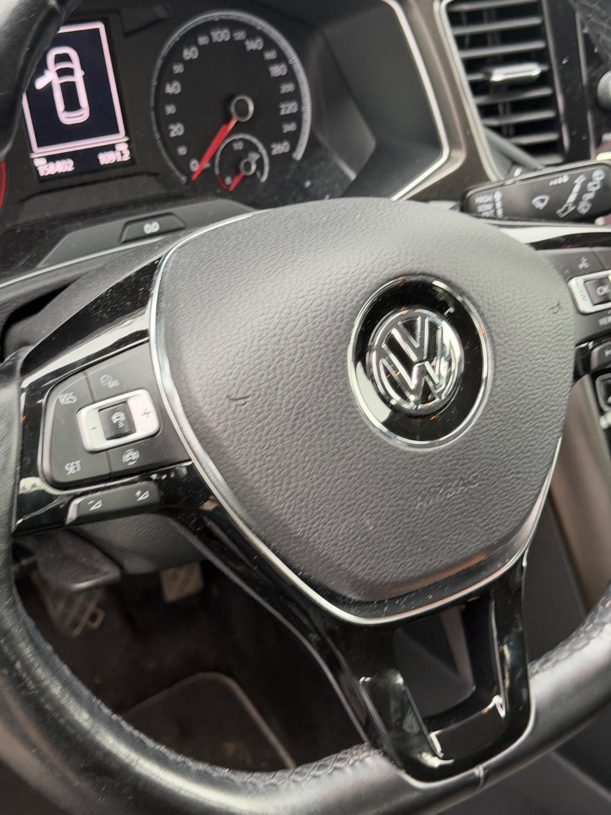 Sort VW T-Roc fra 2019
