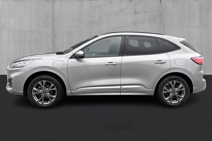 Grå Ford Kuga fra 2023