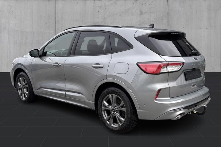 Grå Ford Kuga fra 2023