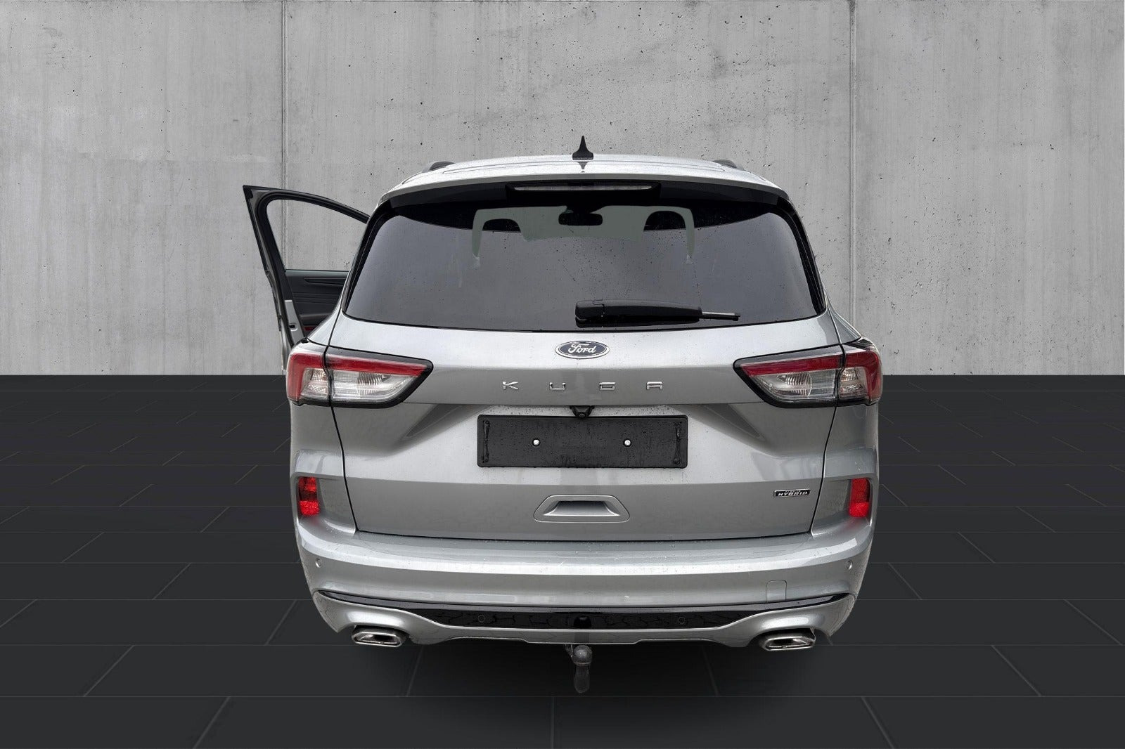 Grå Ford Kuga fra 2023