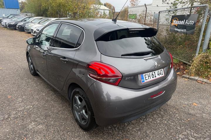 Grøn Peugeot 208 fra 2018