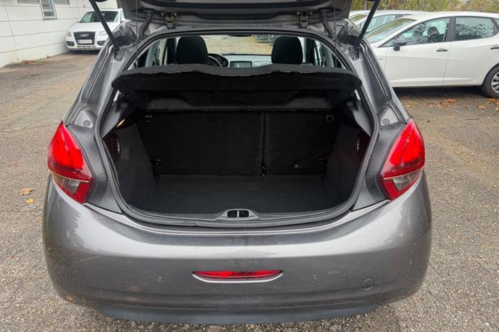 Grøn Peugeot 208 fra 2018