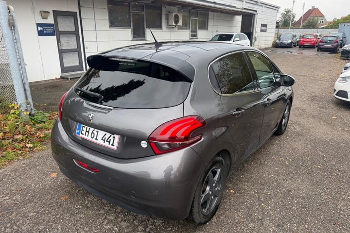 Grøn Peugeot 208 fra 2018
