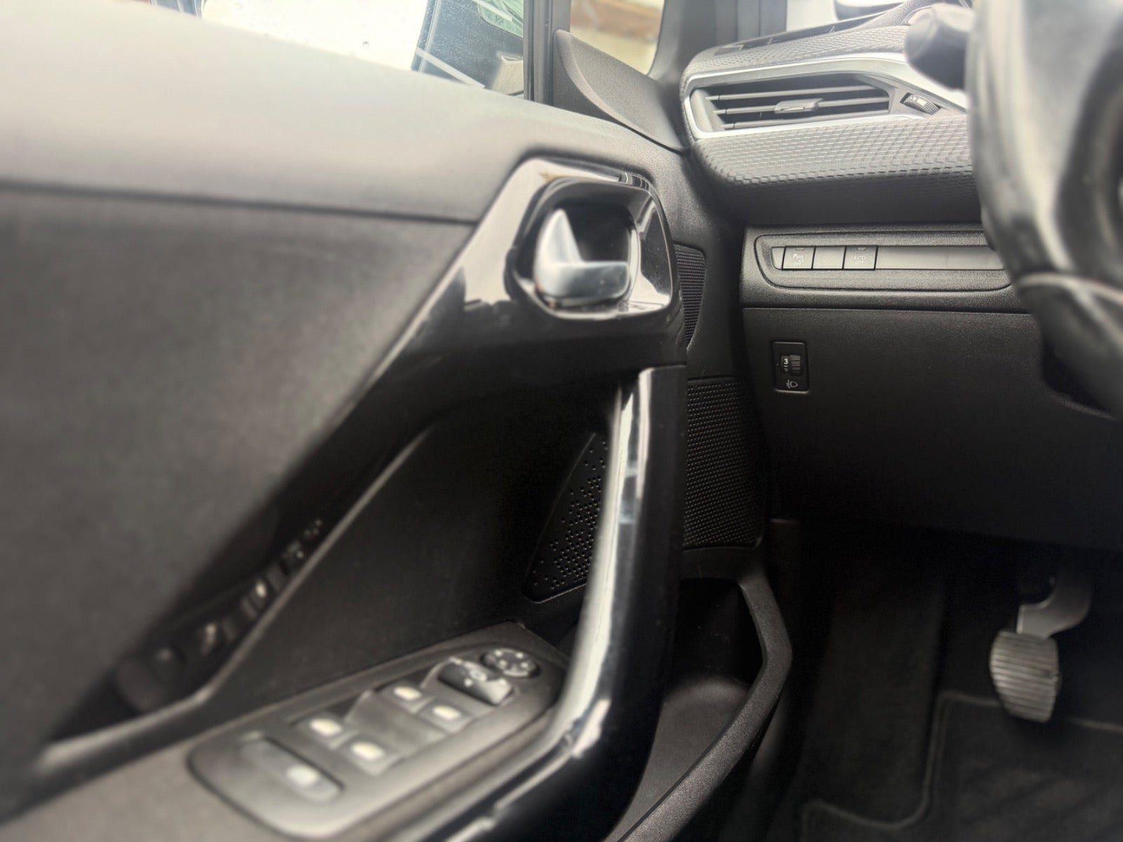Grøn Peugeot 208 fra 2018