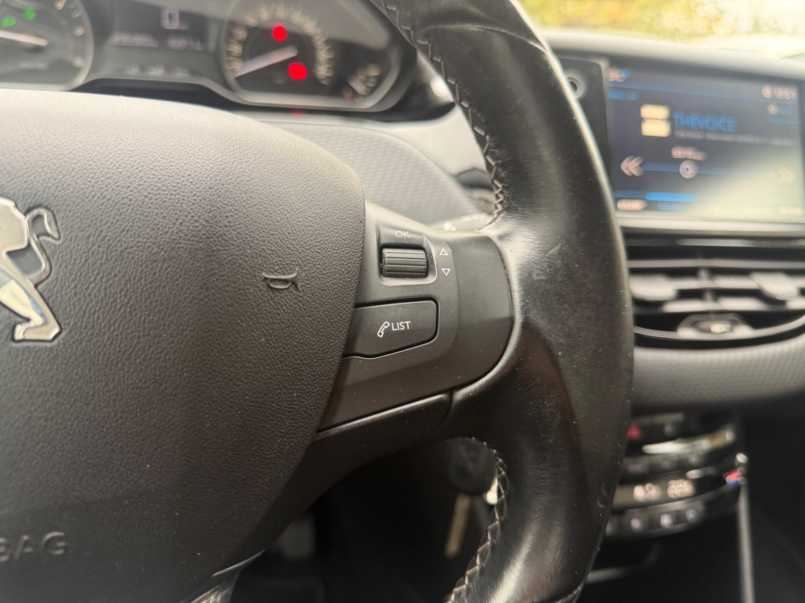 Grøn Peugeot 208 fra 2018