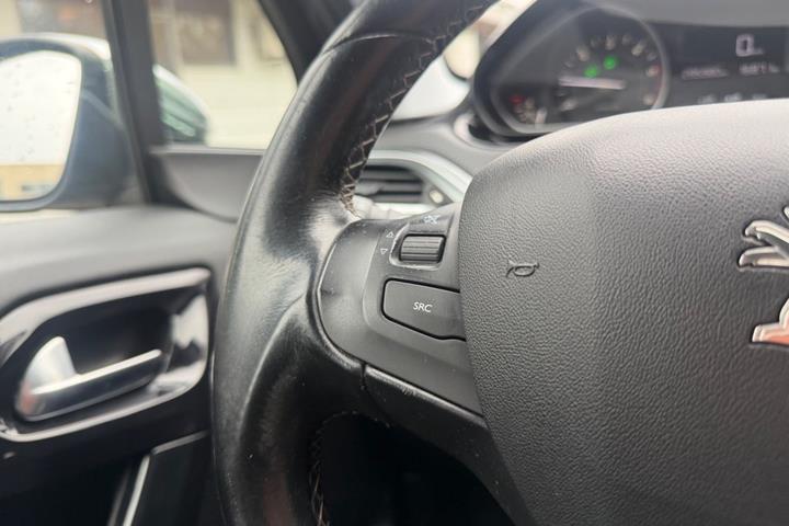 Grøn Peugeot 208 fra 2018