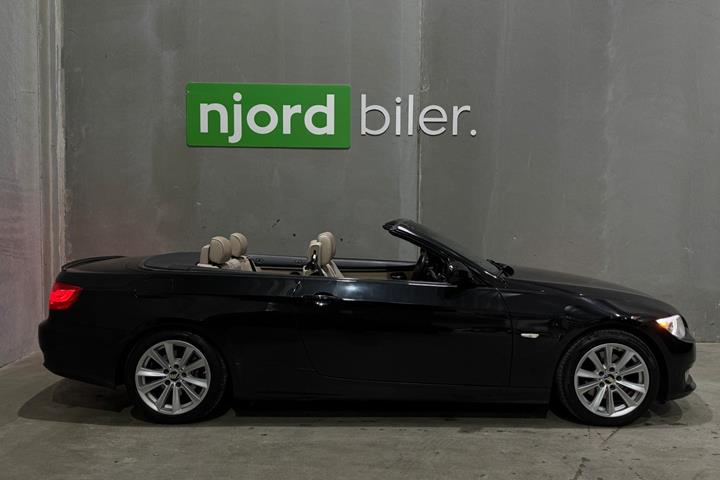 Sort BMW 320d fra 2012