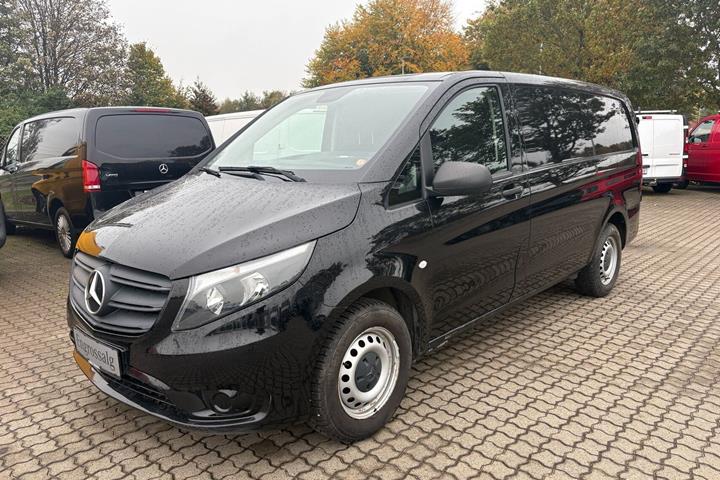 Sort Mercedes Vito 114 fra 2021