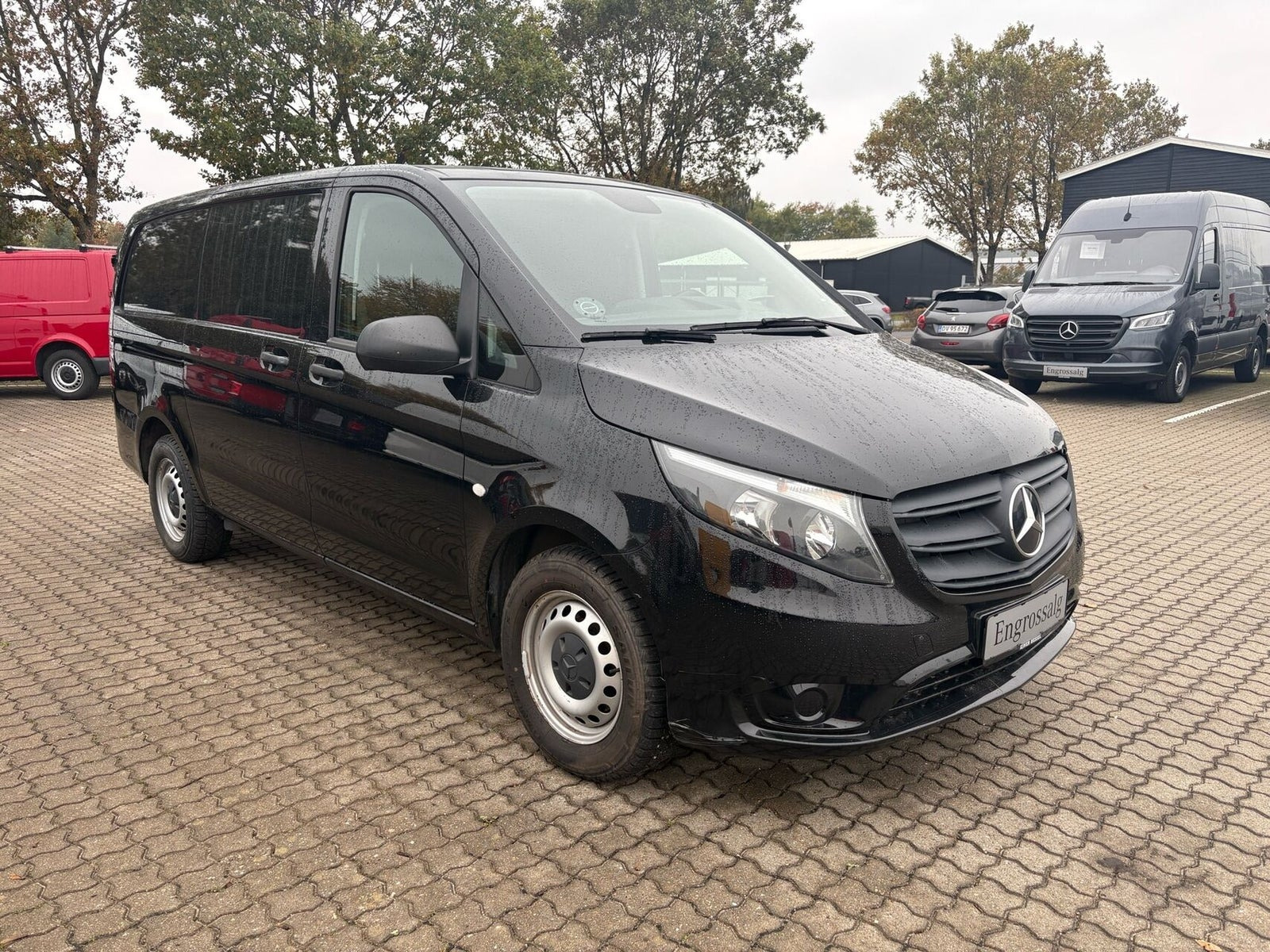 Sort Mercedes Vito 114 fra 2021