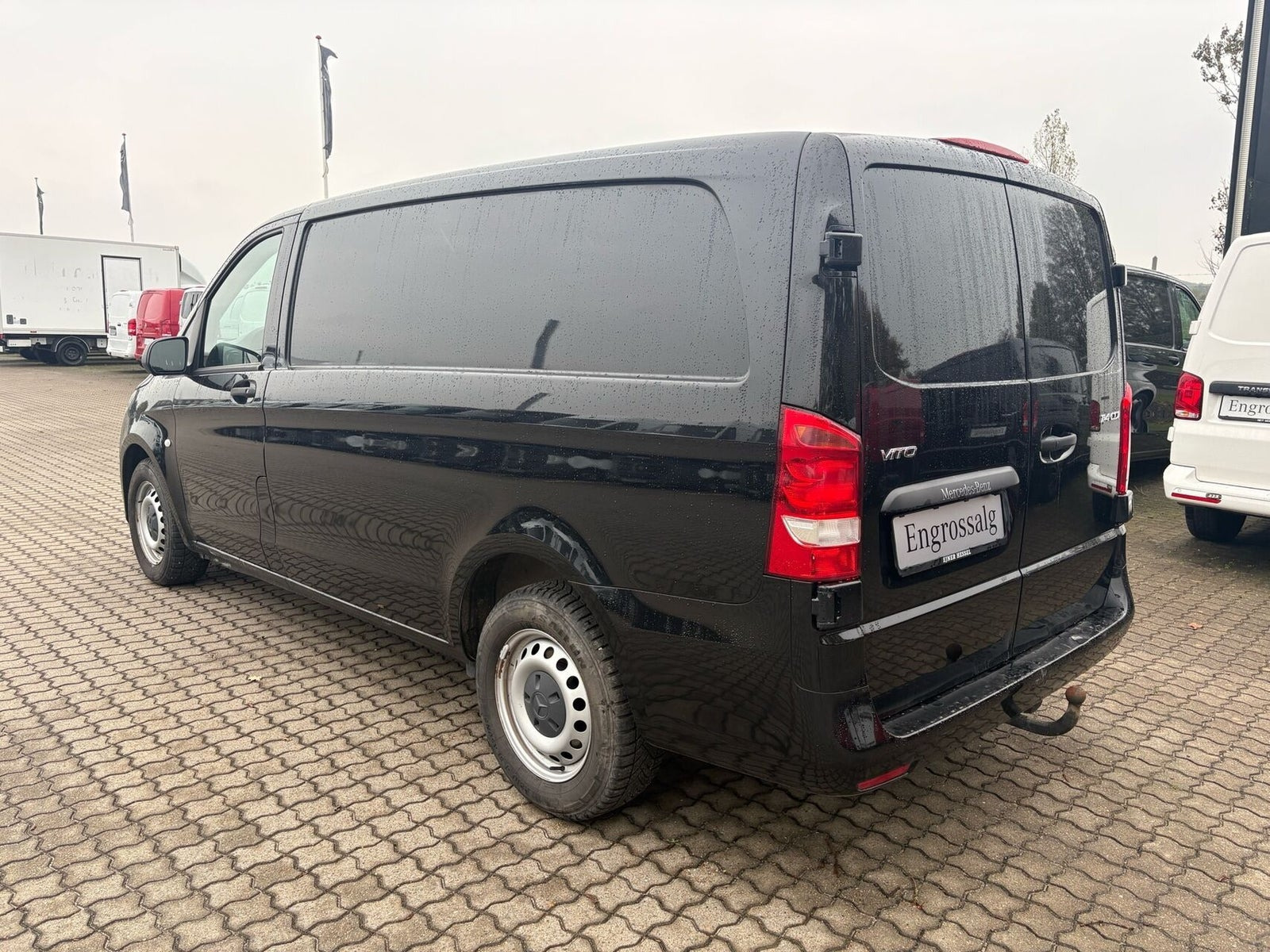 Sort Mercedes Vito 114 fra 2021