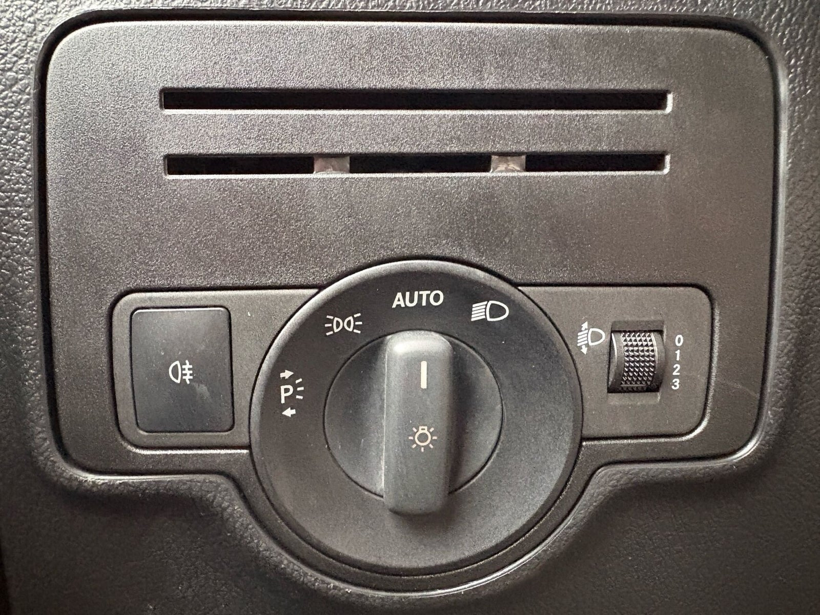 Sort Mercedes Vito 114 fra 2021