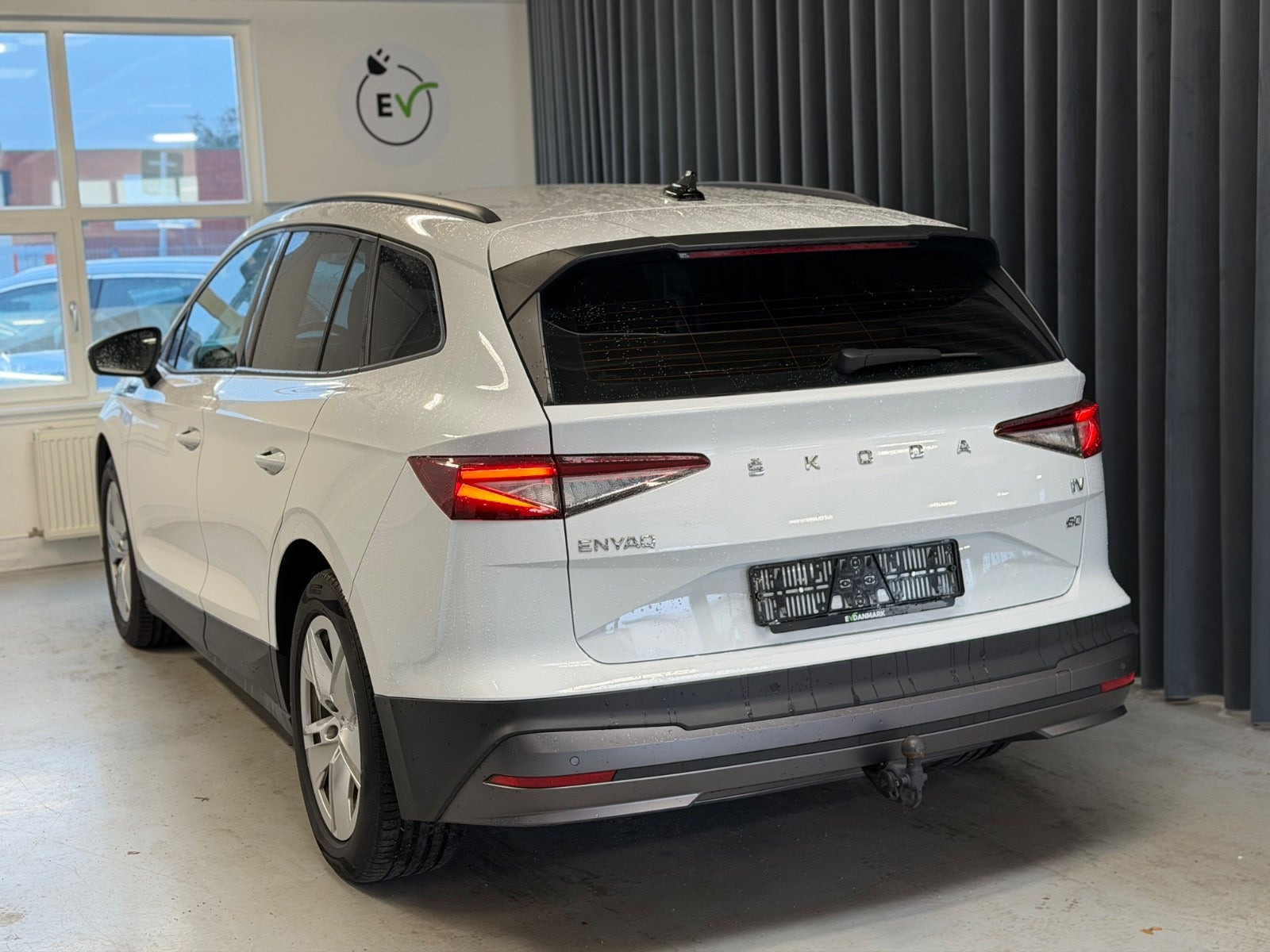 Hvid Skoda Enyaq fra 2022