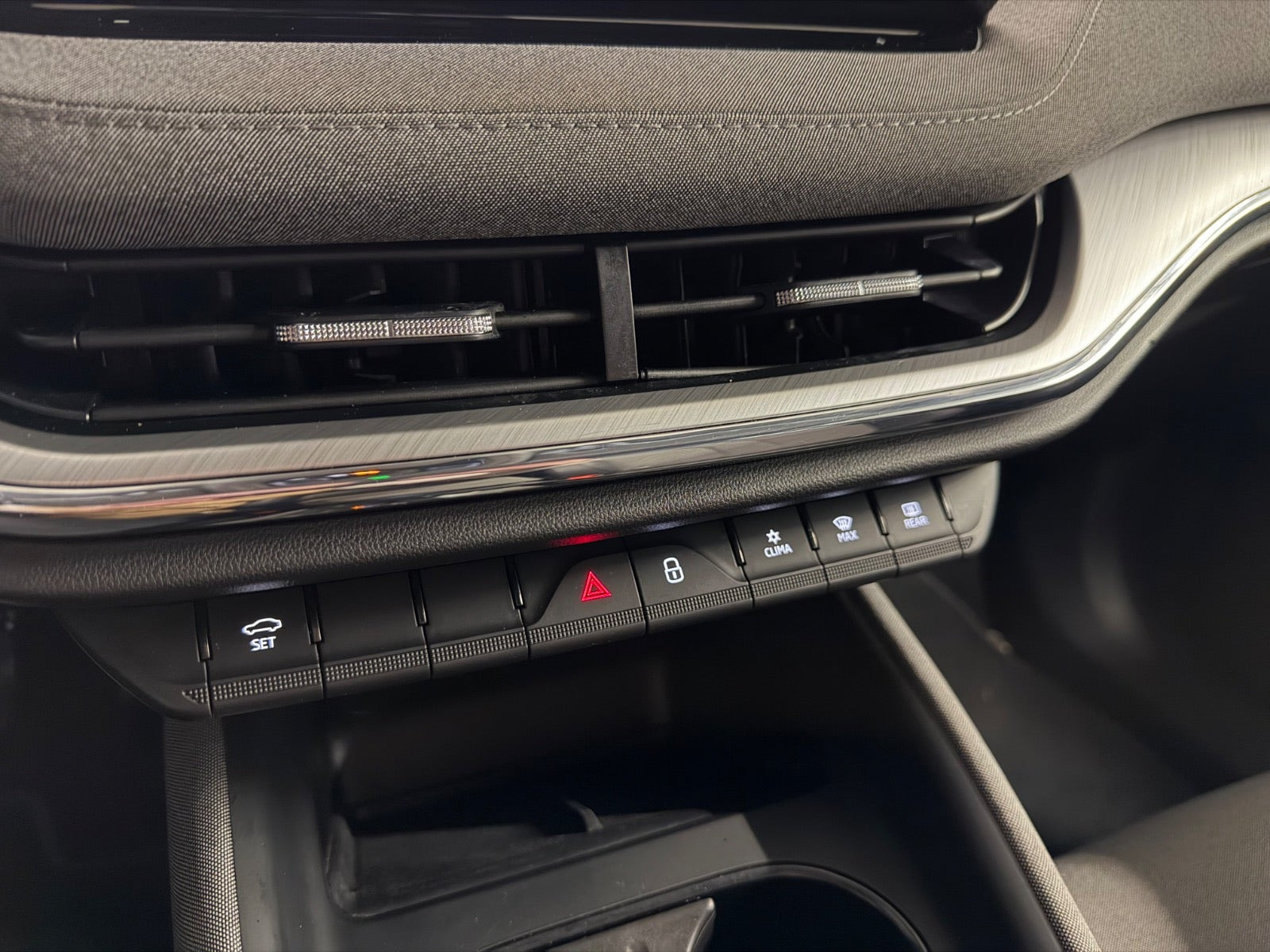 Hvid Skoda Enyaq fra 2022