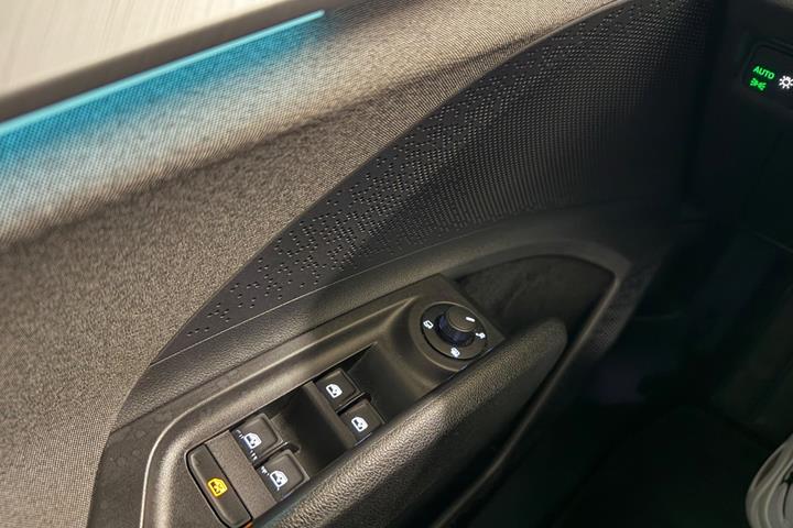 Hvid Skoda Enyaq fra 2022