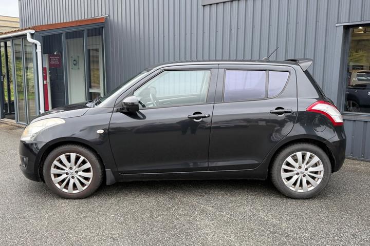 Sort Suzuki Swift fra 2011