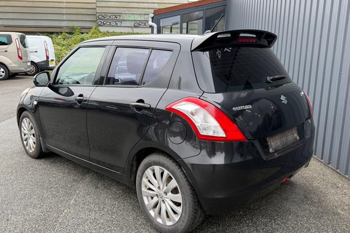 Sort Suzuki Swift fra 2011