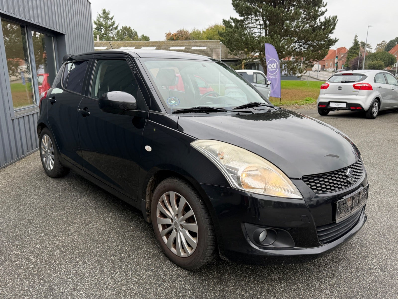 Sort Suzuki Swift fra 2011