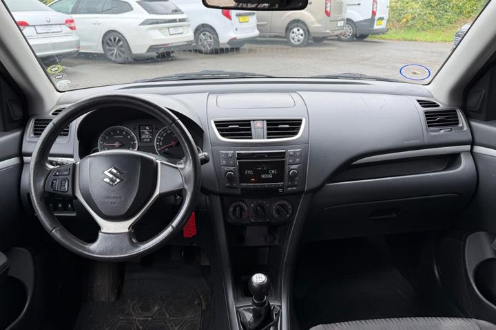 Sort Suzuki Swift fra 2011