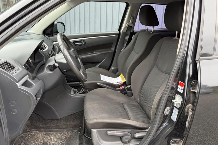 Sort Suzuki Swift fra 2011