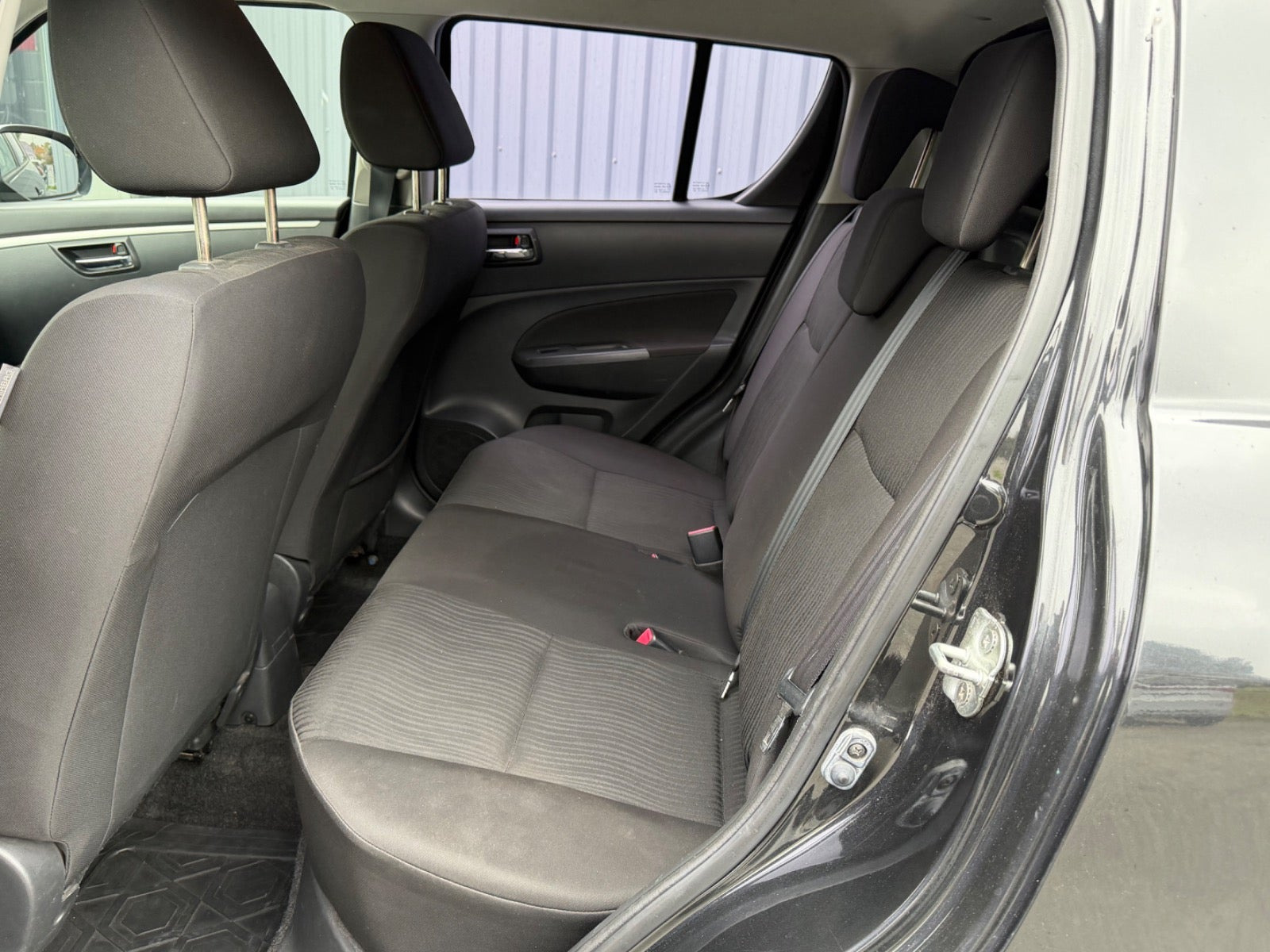 Sort Suzuki Swift fra 2011