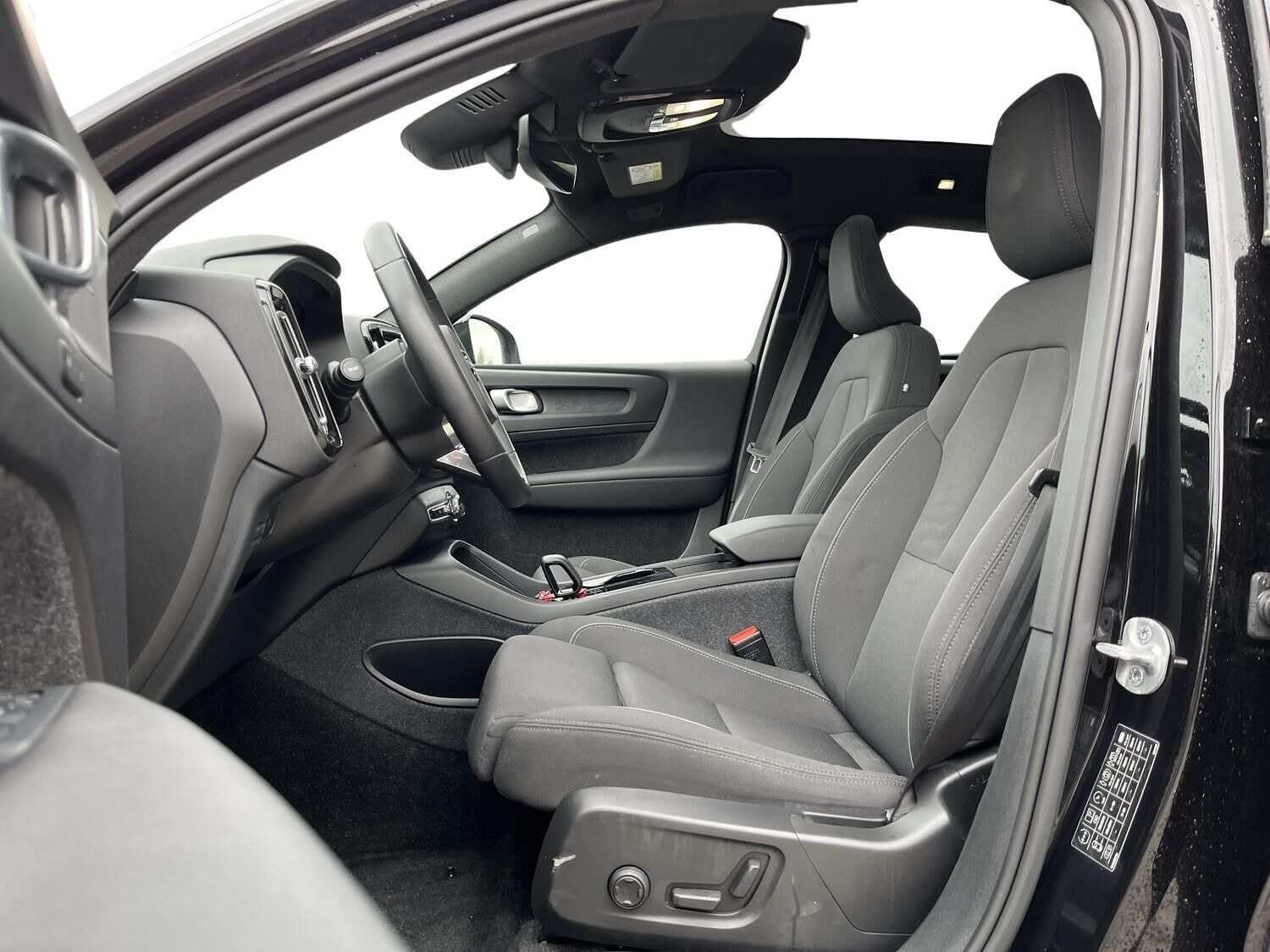 Sort Volvo C40 fra 2024