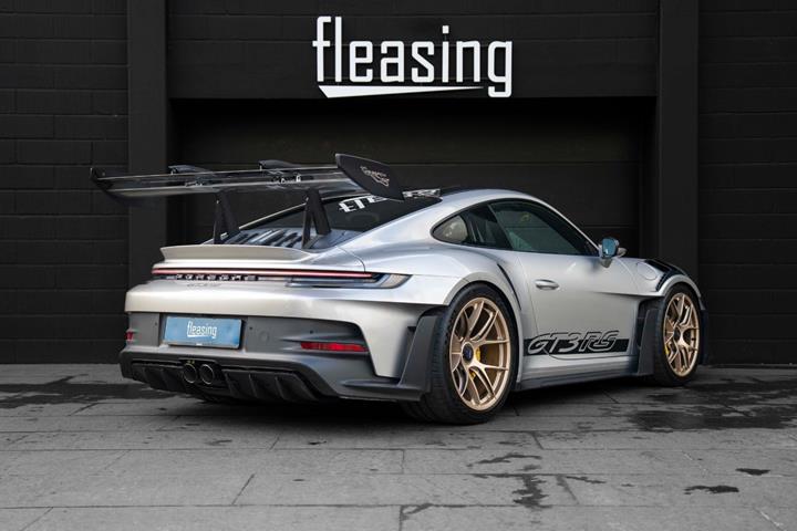 Sølv Porsche 911 GT3 RS fra 2024