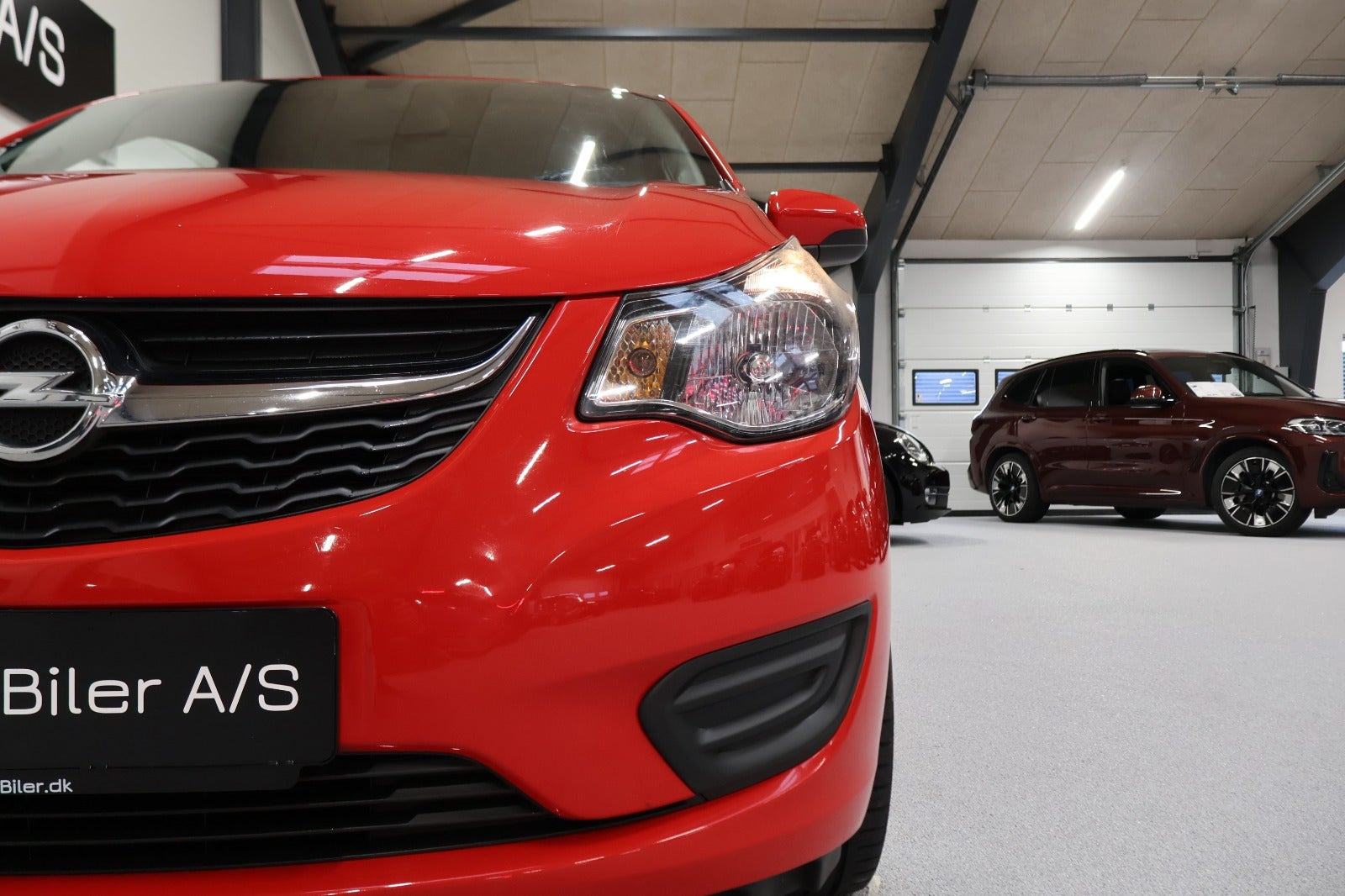 Rød Opel Karl fra 2016