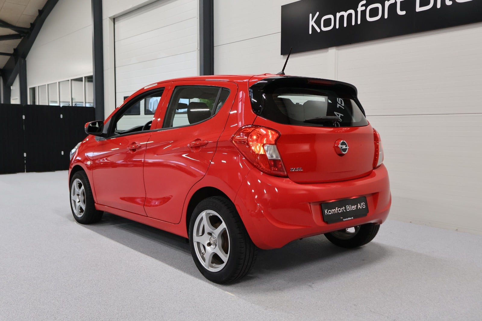 Rød Opel Karl fra 2016