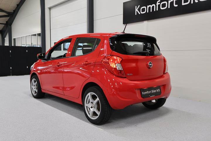 Rød Opel Karl fra 2016