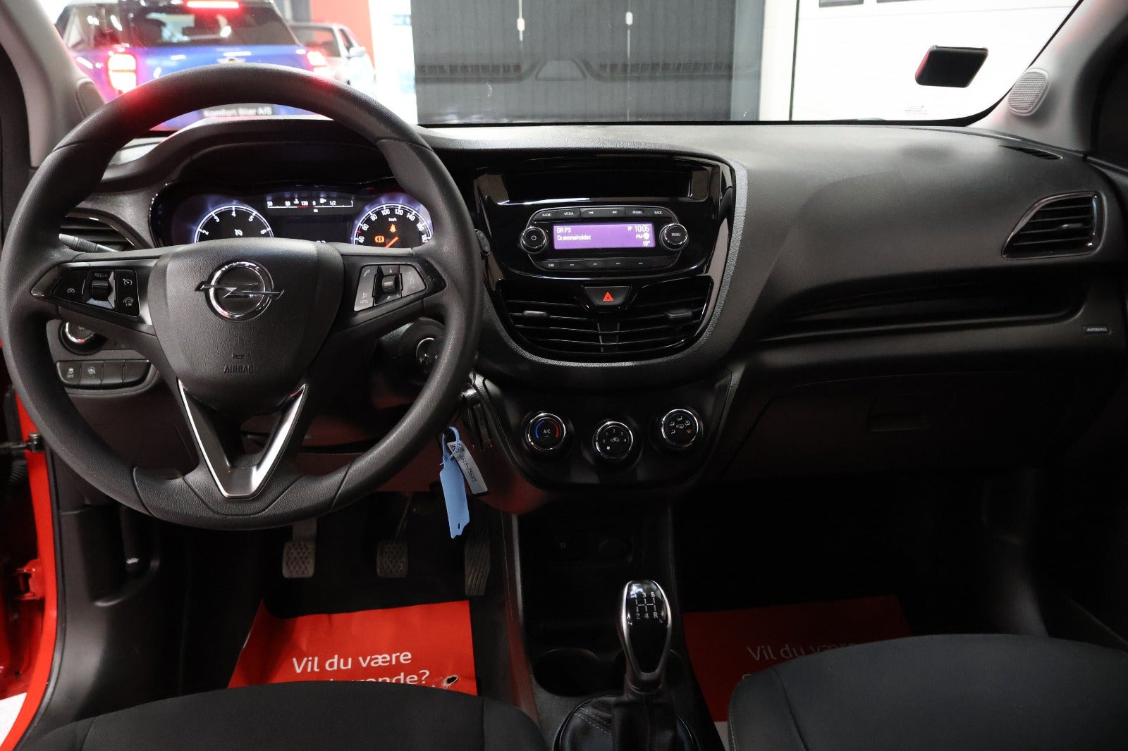 Rød Opel Karl fra 2016