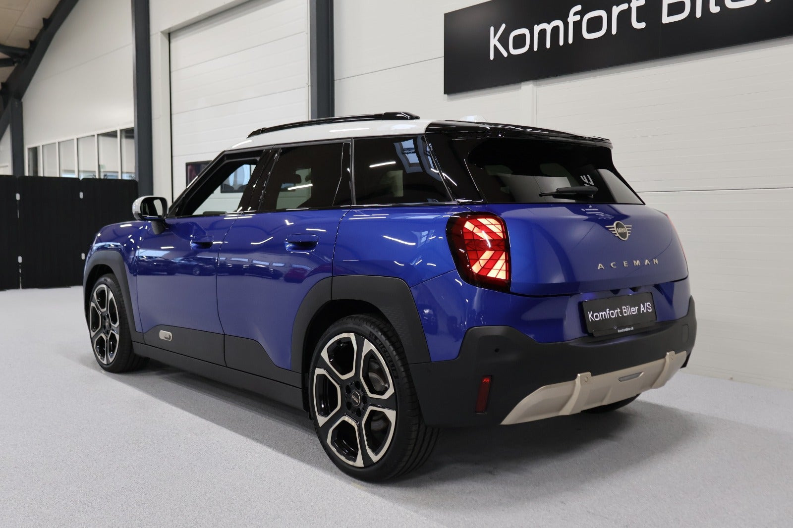 Blå Mini Aceman E fra 2025