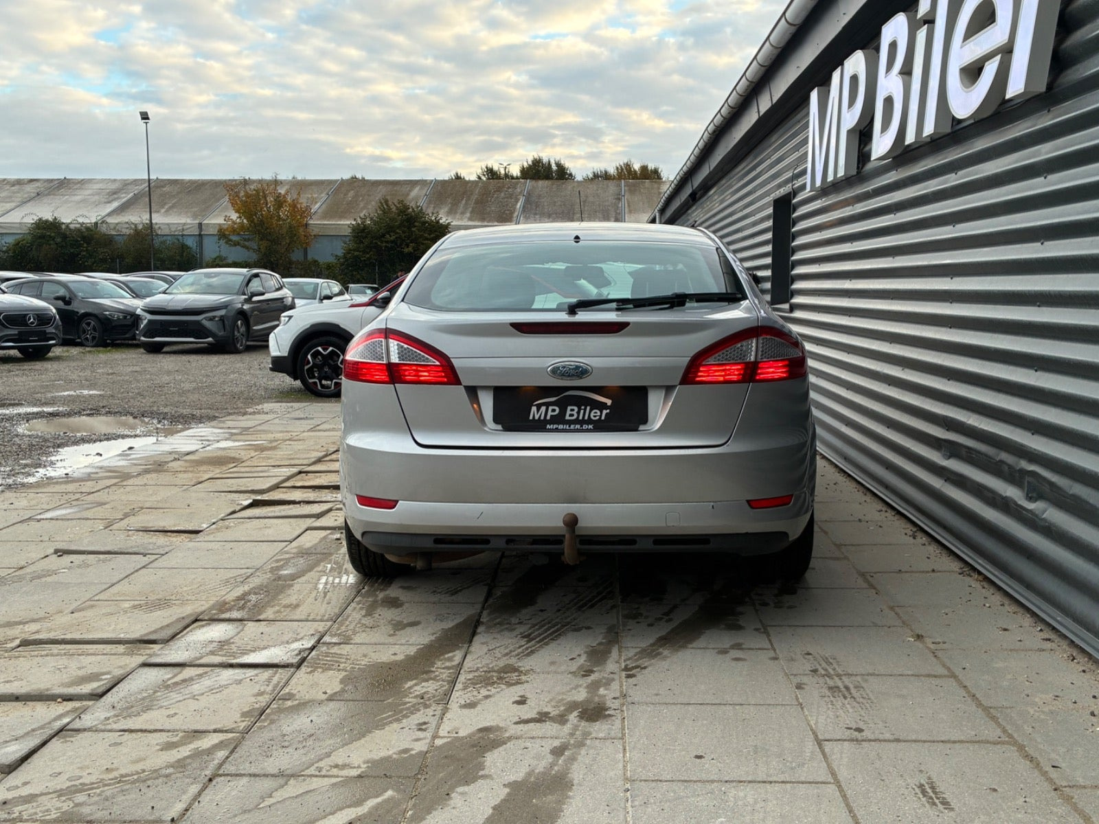 Sølv Ford Mondeo fra 2007