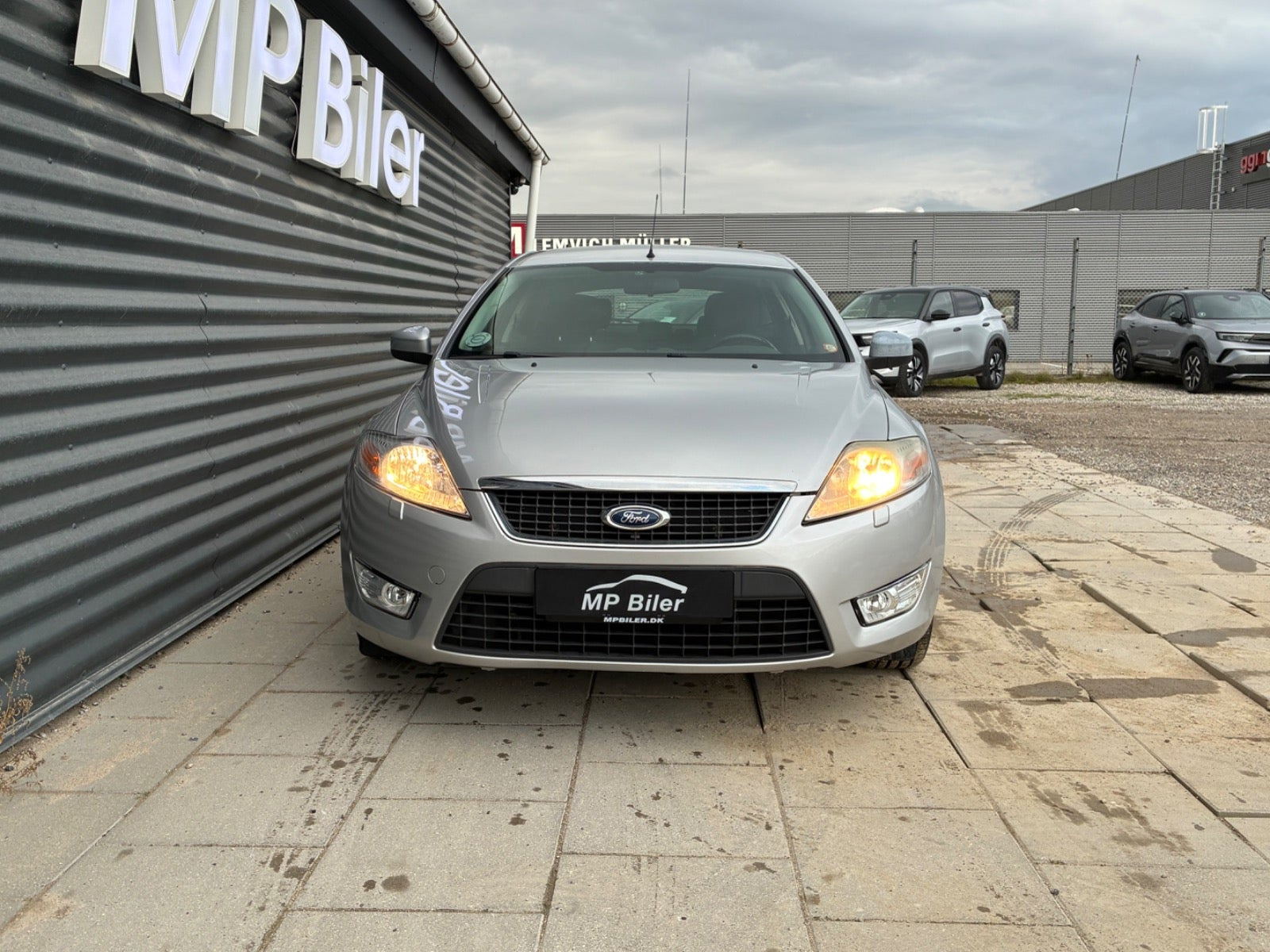 Sølv Ford Mondeo fra 2007
