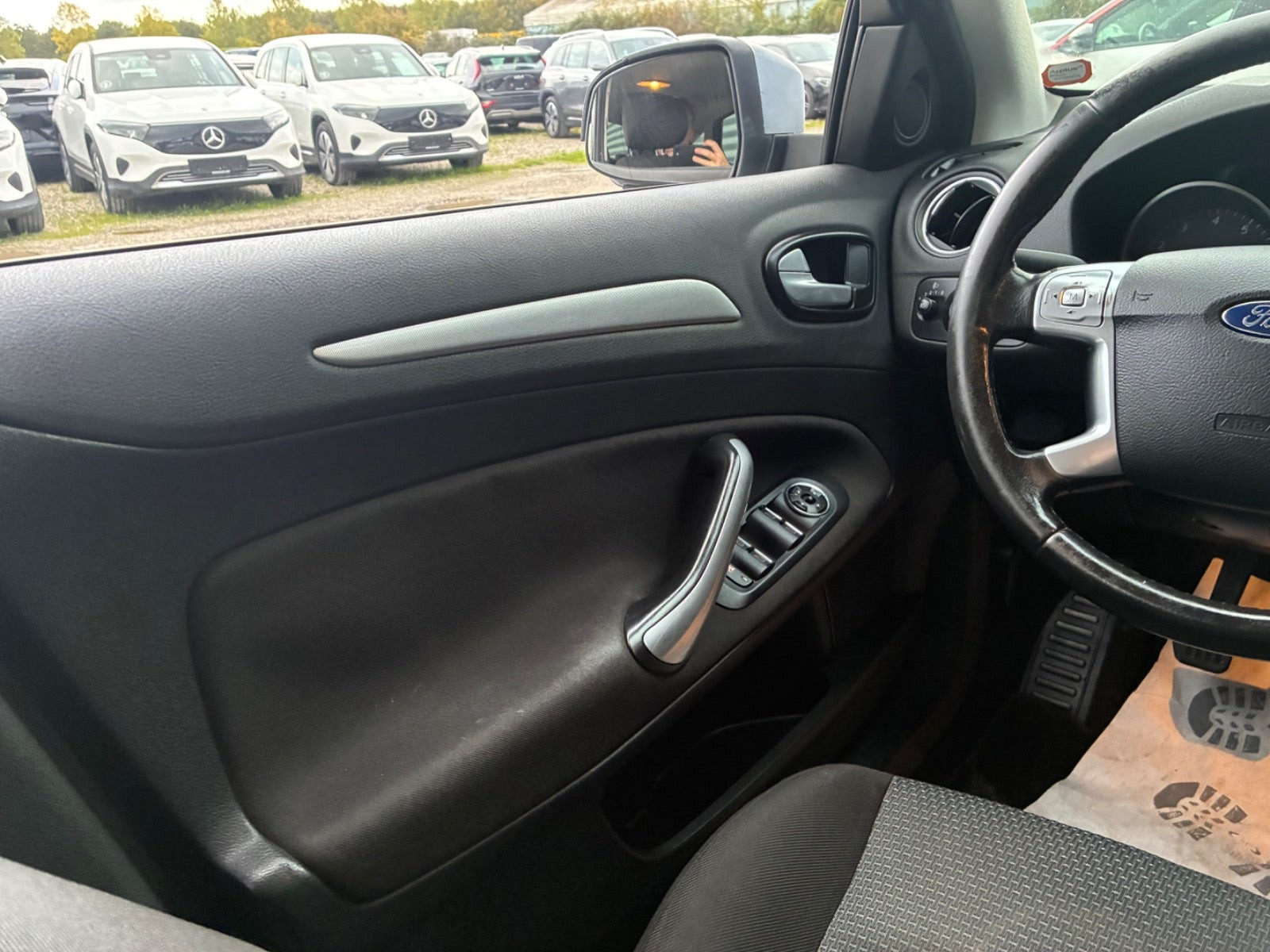 Sølv Ford Mondeo fra 2007