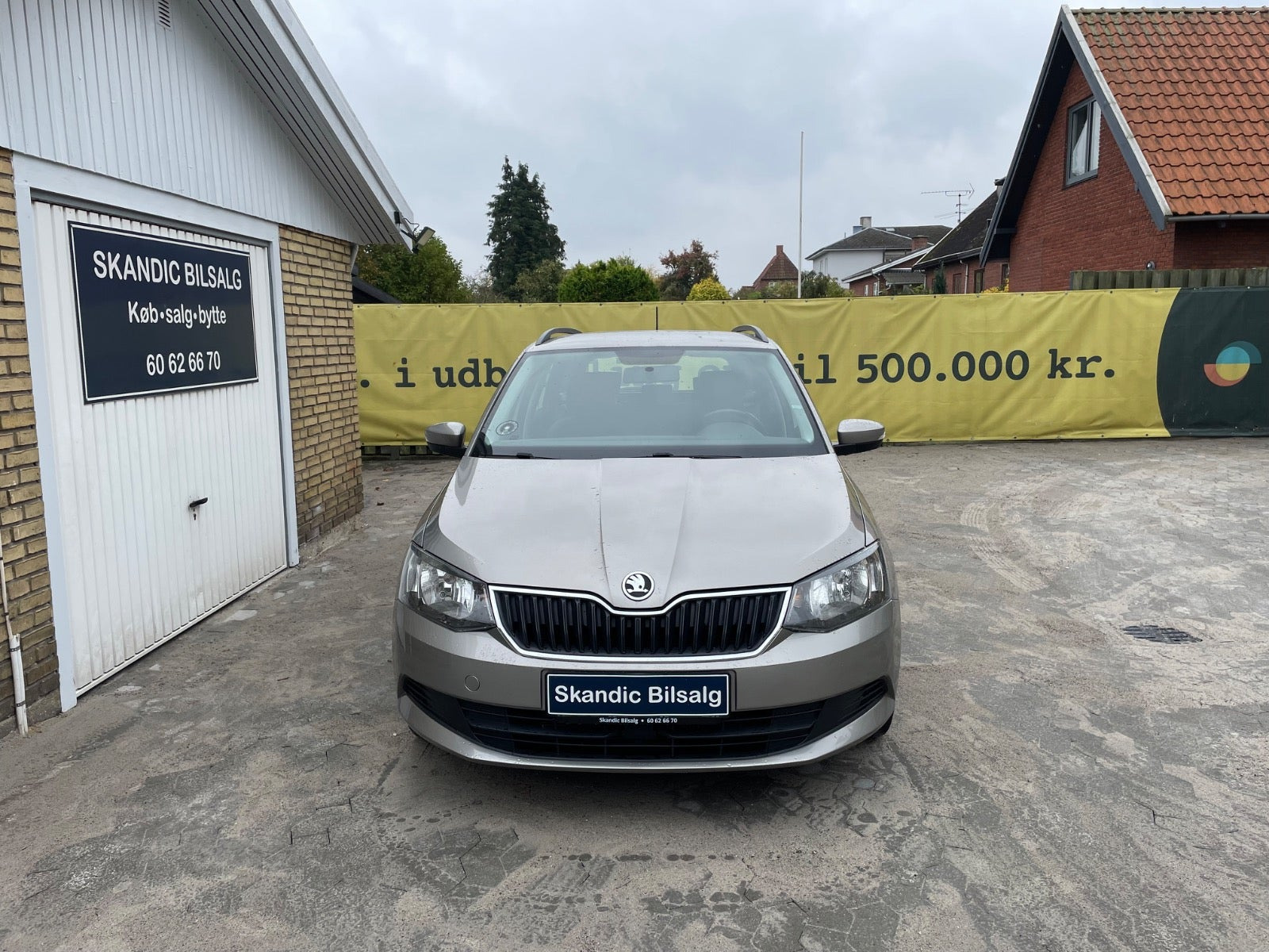 Orange Skoda Fabia fra 2017